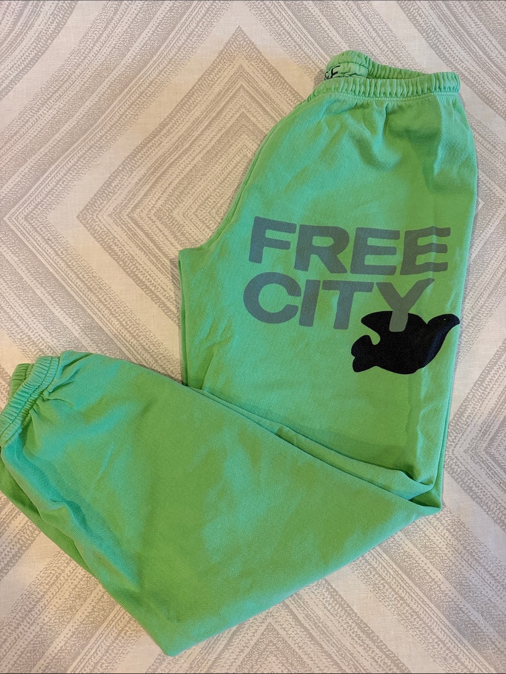 FreeCity Women’s Small Lime Green Jogger Sweatpants Gray Black Logo